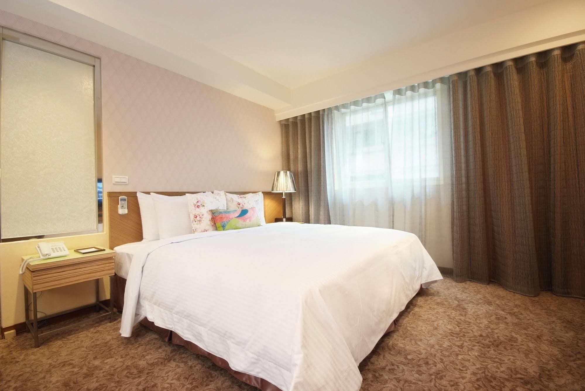 Nagahiro Hotel Taipei Bagian luar foto